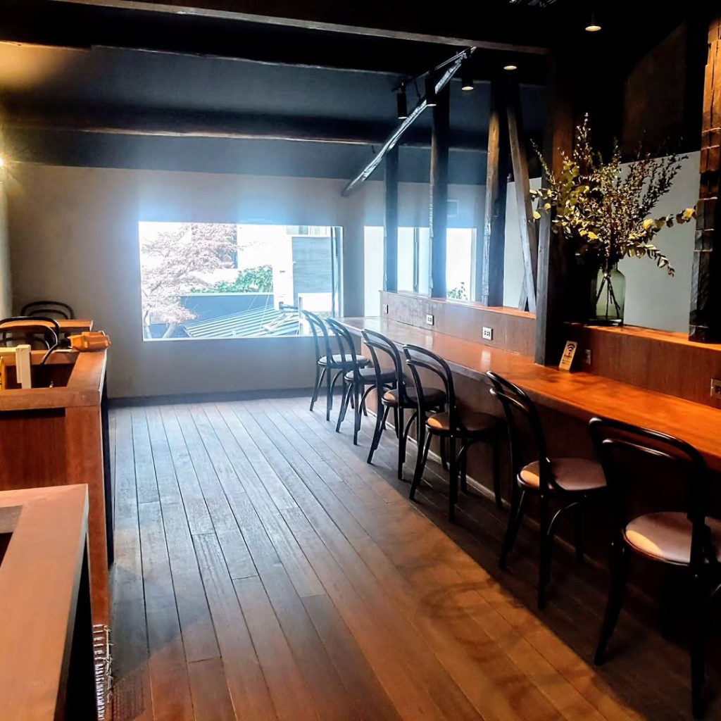 珈琲とカヌレ 京都店 店内 - 京都市役所前ランチめぐり 珈琲とカヌレ 京都店 店内