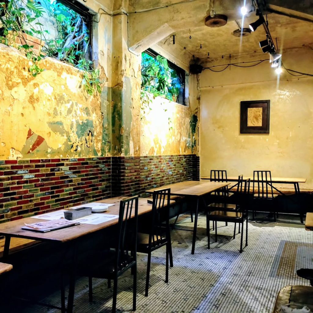 アンデパンダンの店内