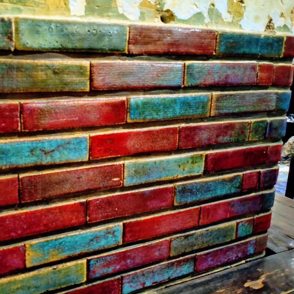 カフェ アンデパンダンの泰山タイル