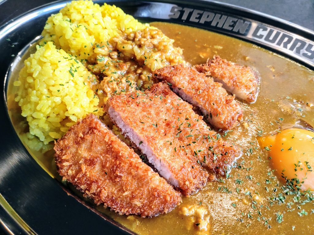 ステファンカツカレーのトッピングとんかつ
