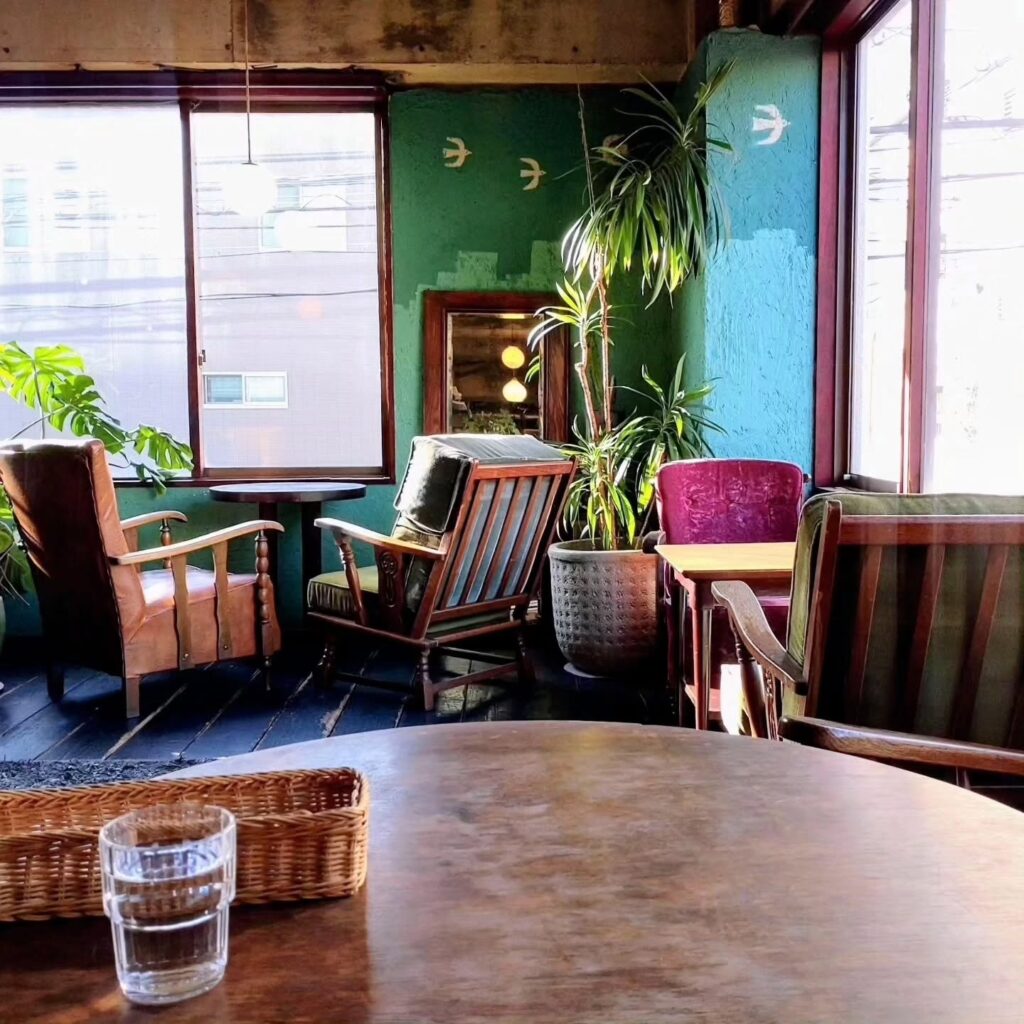 カフェ コチの店内