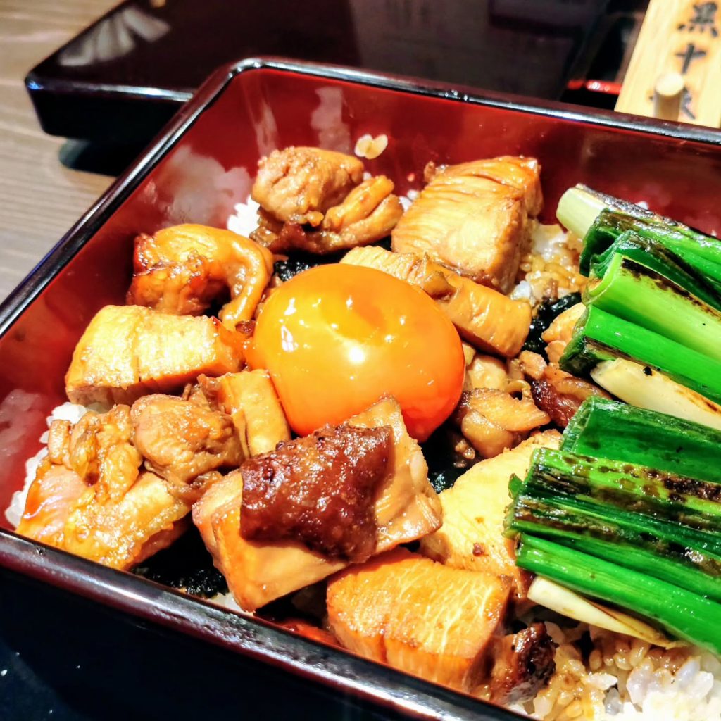 いぶし鳥 一香の名物いぶし鳥重 卵黄のせ