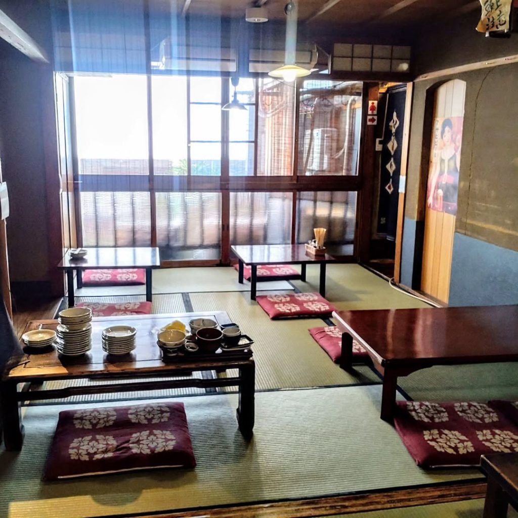 ここら屋 御幸町本店の畳の店内