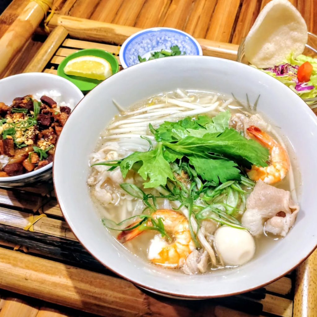 ベトナム料理コムゴン 京都のフーティウ