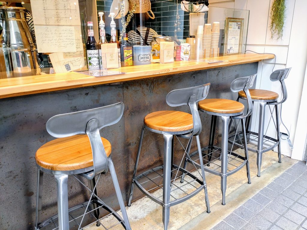 クレープアトリエドットバター イートインスペース