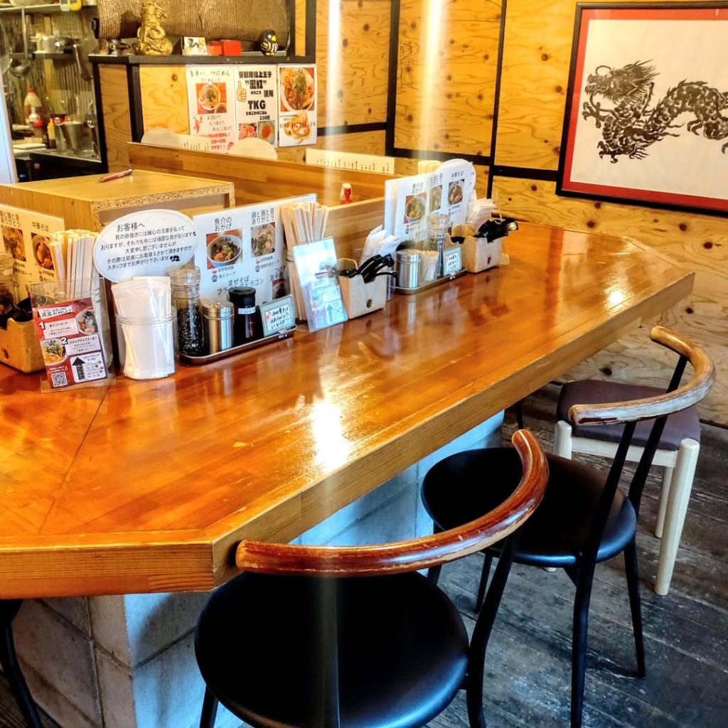 らぁめん飛瀧のカウンター席