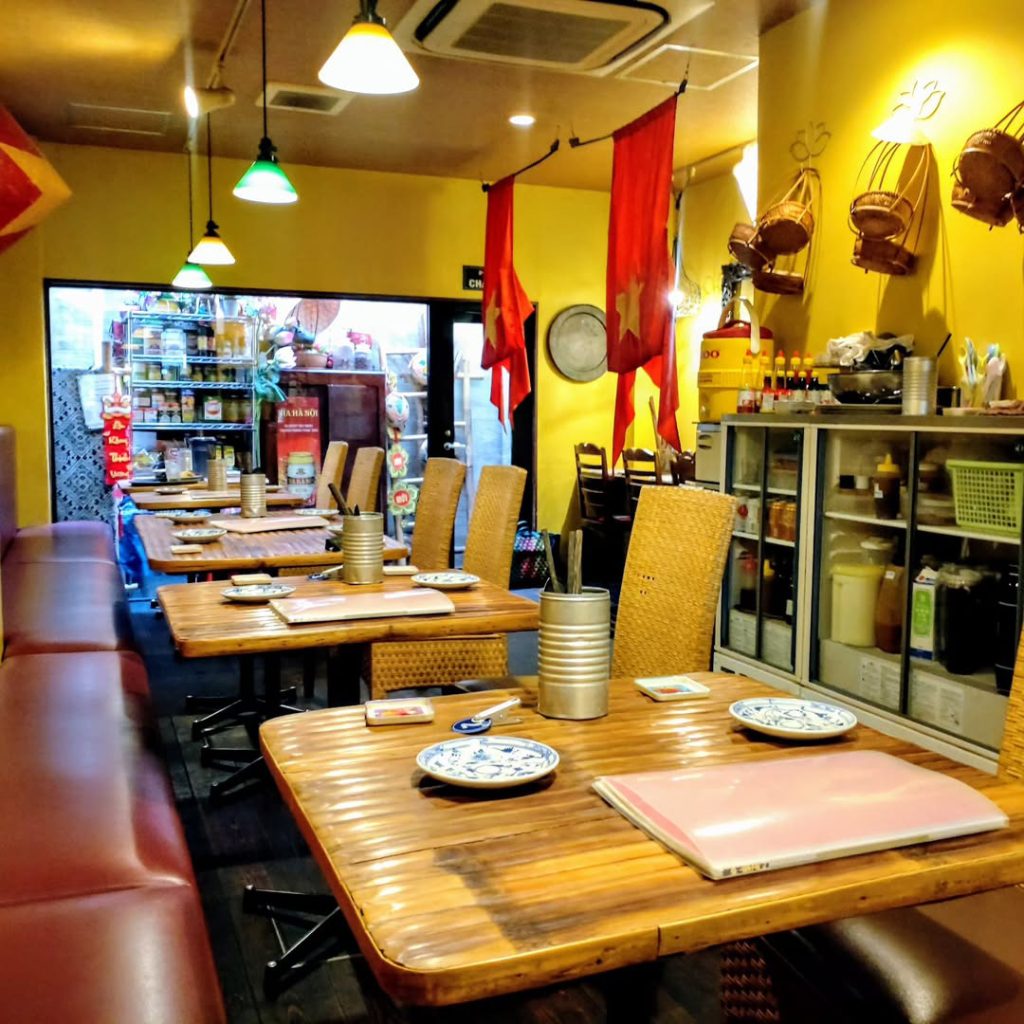 ベトナム料理コムゴン 京都の店内