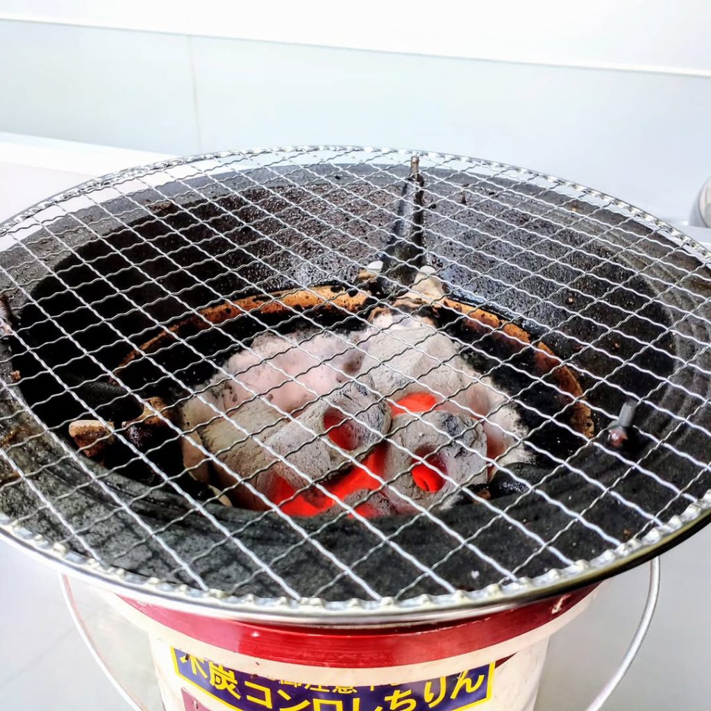 立ち食い焼肉 コテツの炭火の七輪