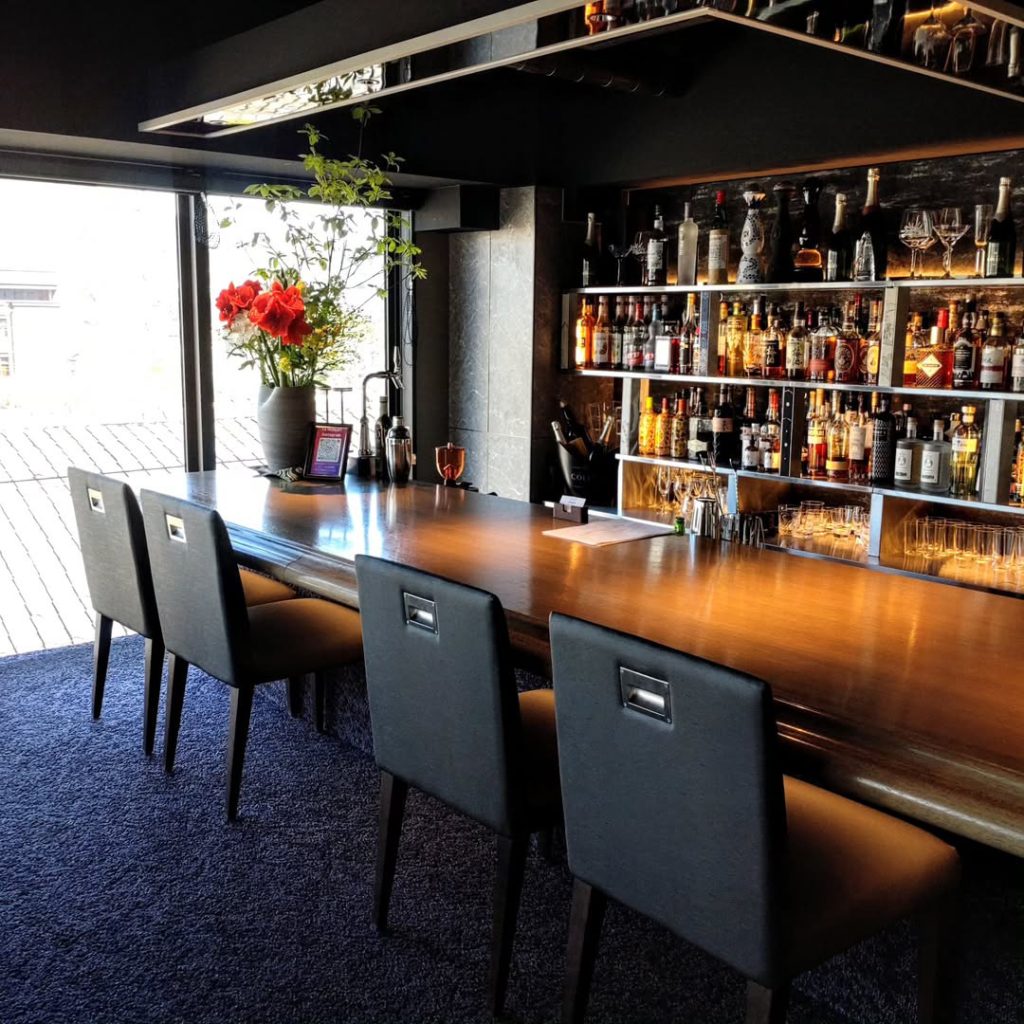 和フレンチ＆BAR ル ウブロの店内のカウンター席