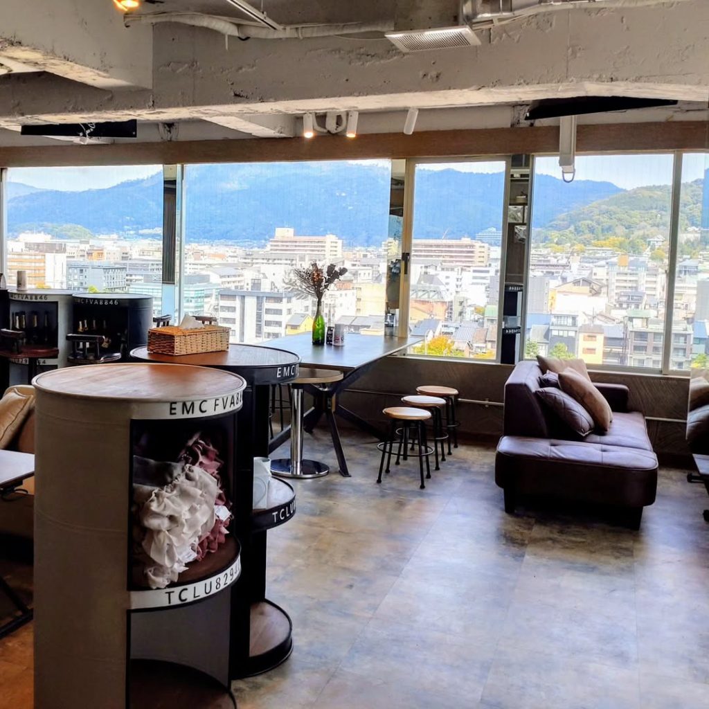 ロイヤルシーンの店内