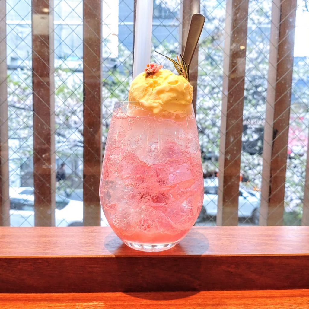 サクラカフェ ハノンのクリームソーダ