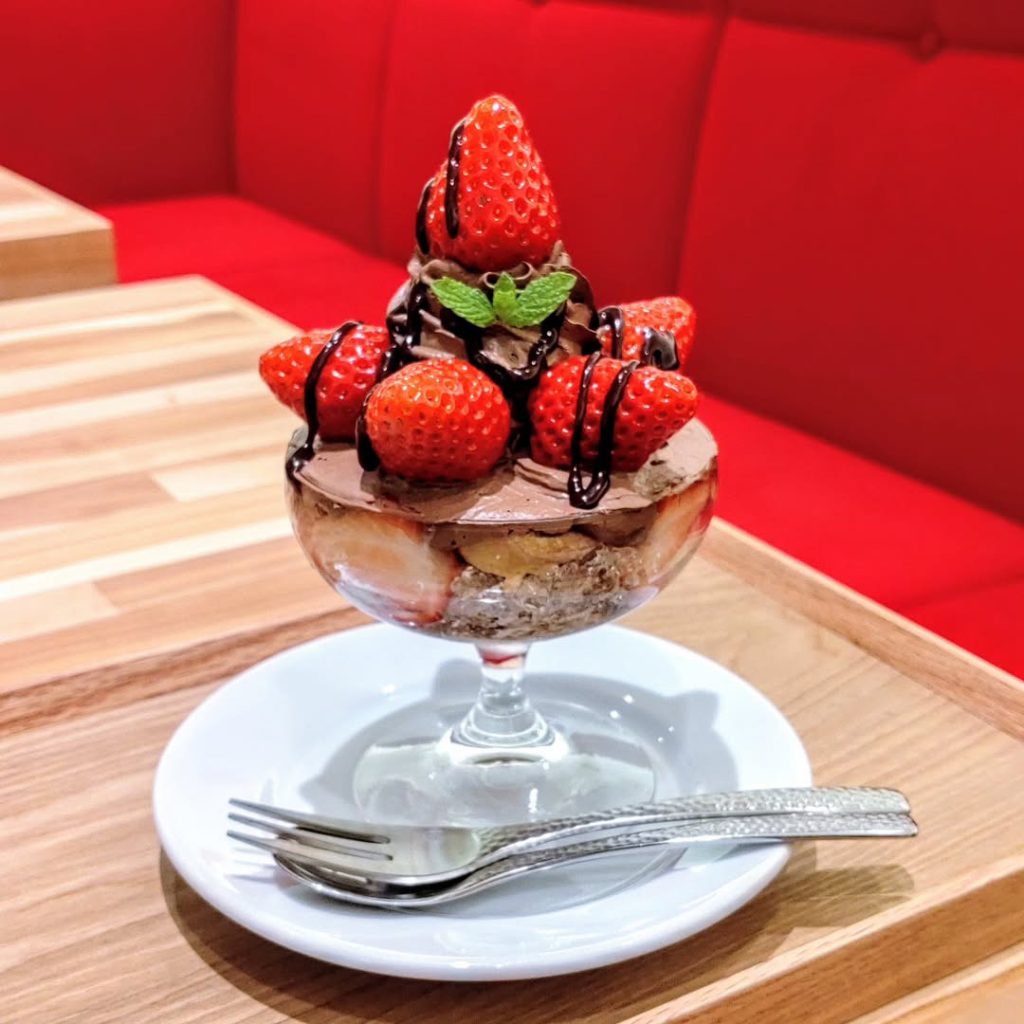 菓寮 伊藤軒 高島屋京都店のいちご畑パフェ - 京都市役所前ランチめぐり 菓寮 伊藤軒 高島屋京都店のいちご畑パフェ