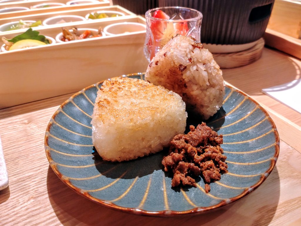 ISOLA 16種類の彩り御膳 焼きおにぎり