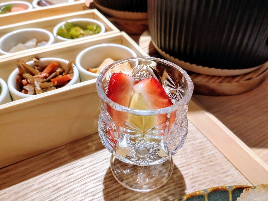 ISOLA 16種類の彩り御膳 果物