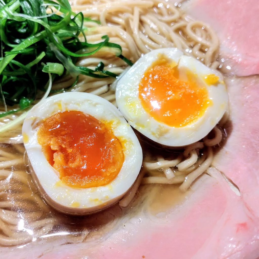 焼飯と麺 京都の味玉 - 京都市役所前ランチめぐり 焼飯と麺 京都のラーメンの味玉