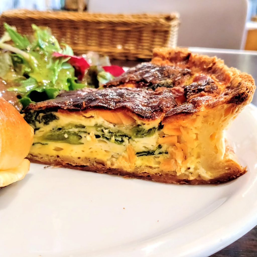 アネのキッシュ