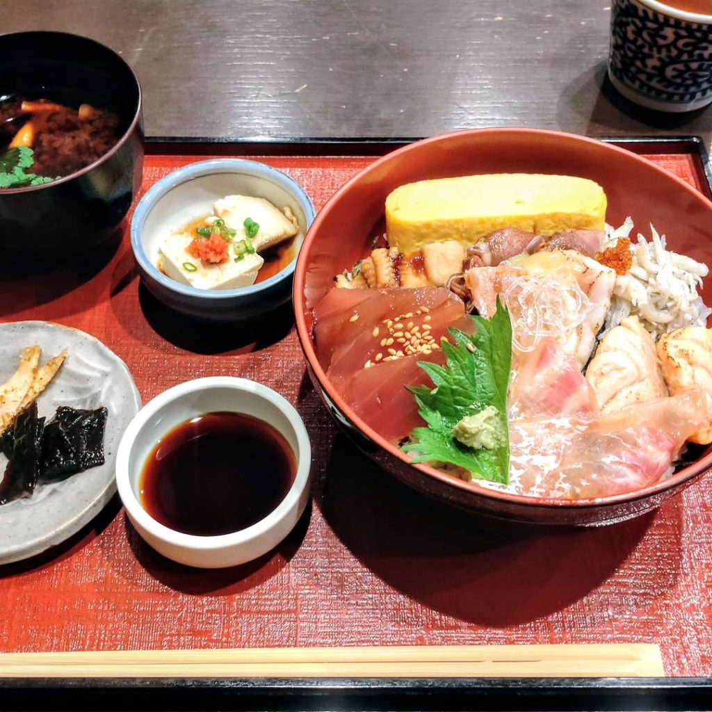 柳家のランチ限定海鮮丼 - 京都市役所前ランチめぐり 柳家のランチ限定海鮮丼