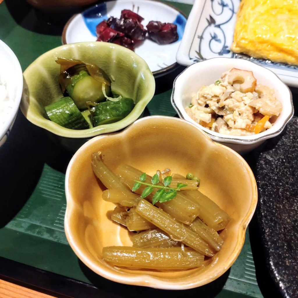 京都 柳馬場 ほん田亭のランチの小鉢 - 京都市役所前ランチめぐり 京都 柳馬場 ほん田亭のランチの小鉢