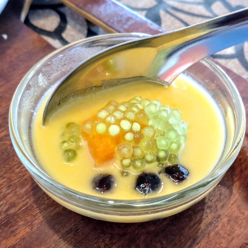 バーン・リムナームのココナッツミルクとタピオカ