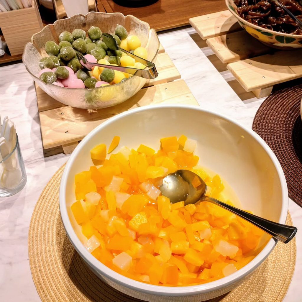 カフェ＆レストラン パティオのサラダとスイーツ