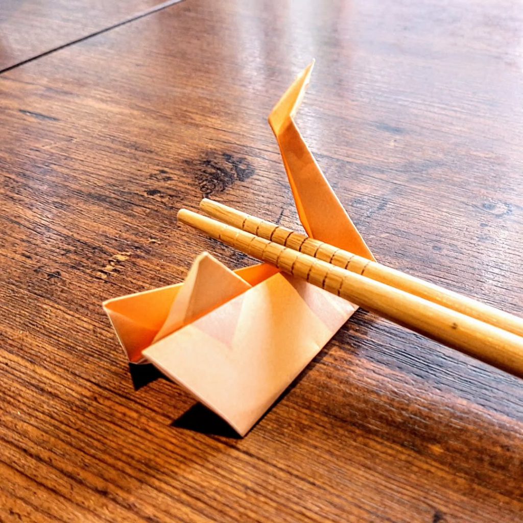 和onの折り鶴の箸置き