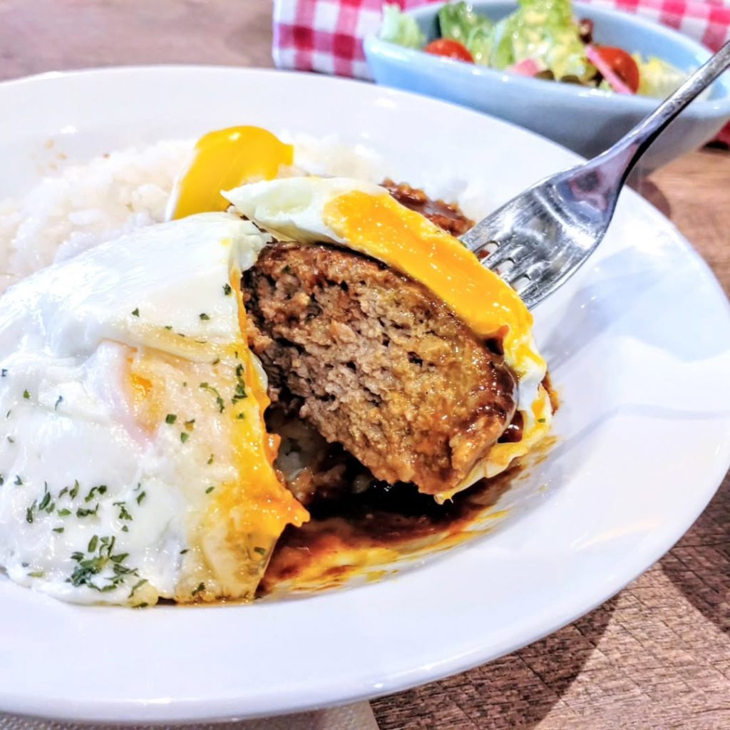 NISHIKI WORLD DININGのランチのハンバーグ