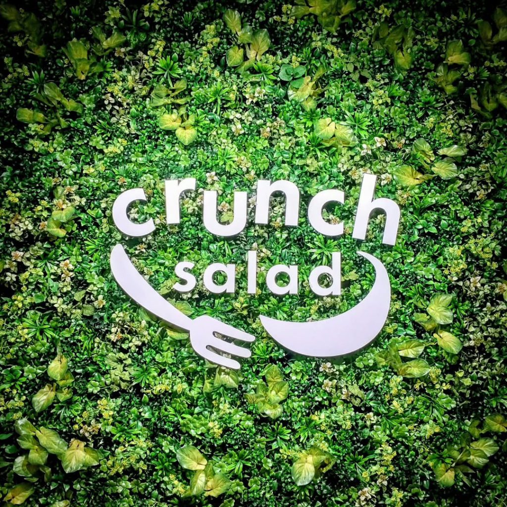 crunch salad（クランチ サラダ）のお店の看板