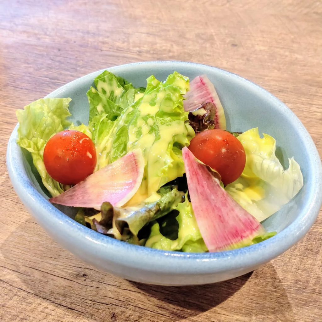 NISHIKI WORLD DININGのランチのサラダ
