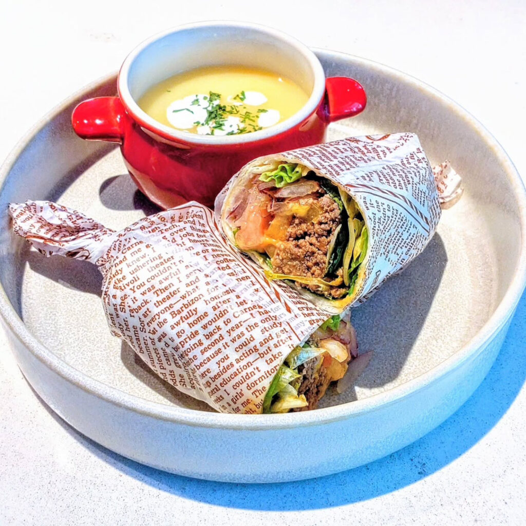 BALCOOK（バルクック）のポークラップサンドイッチ