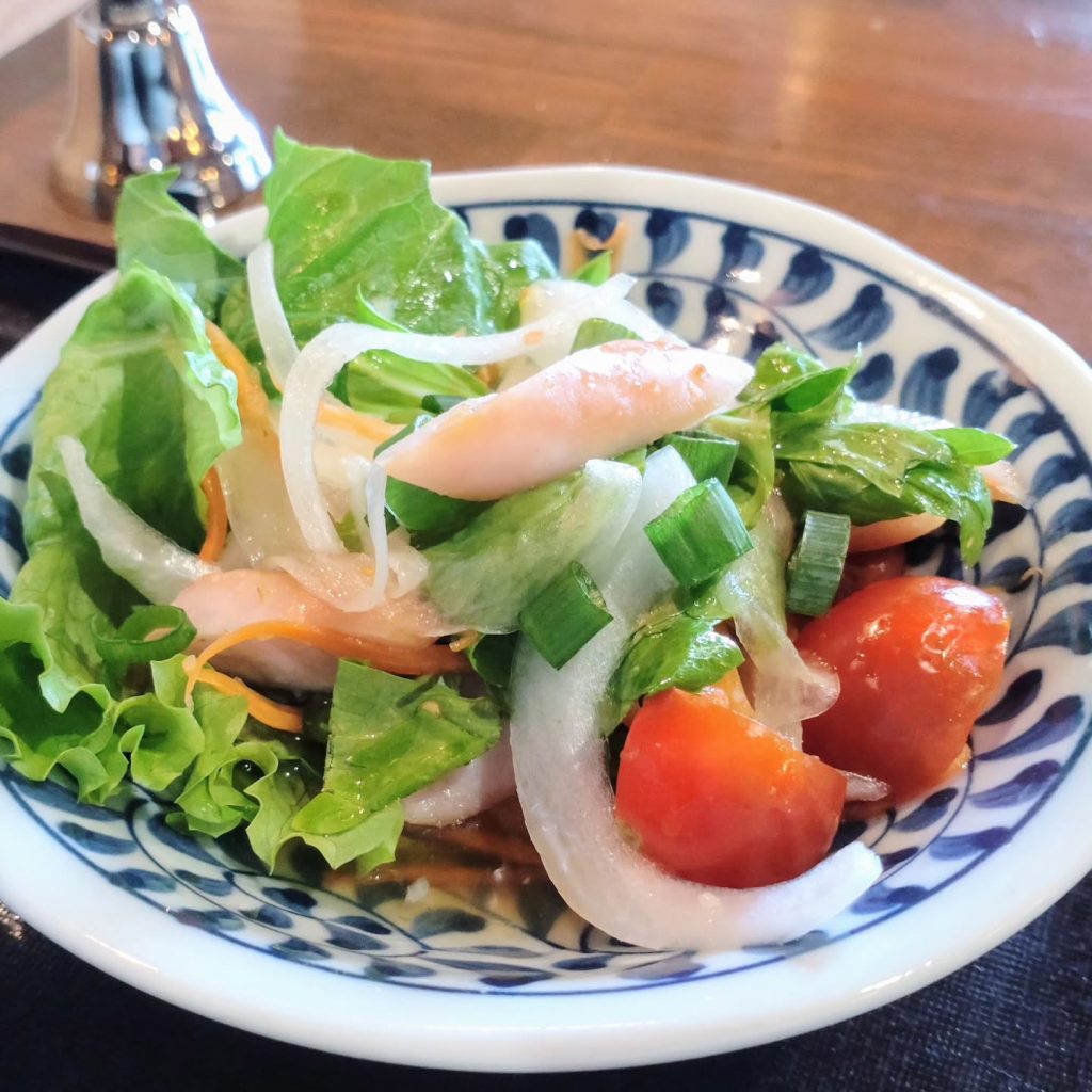ルンアルンのランチのサラダ
