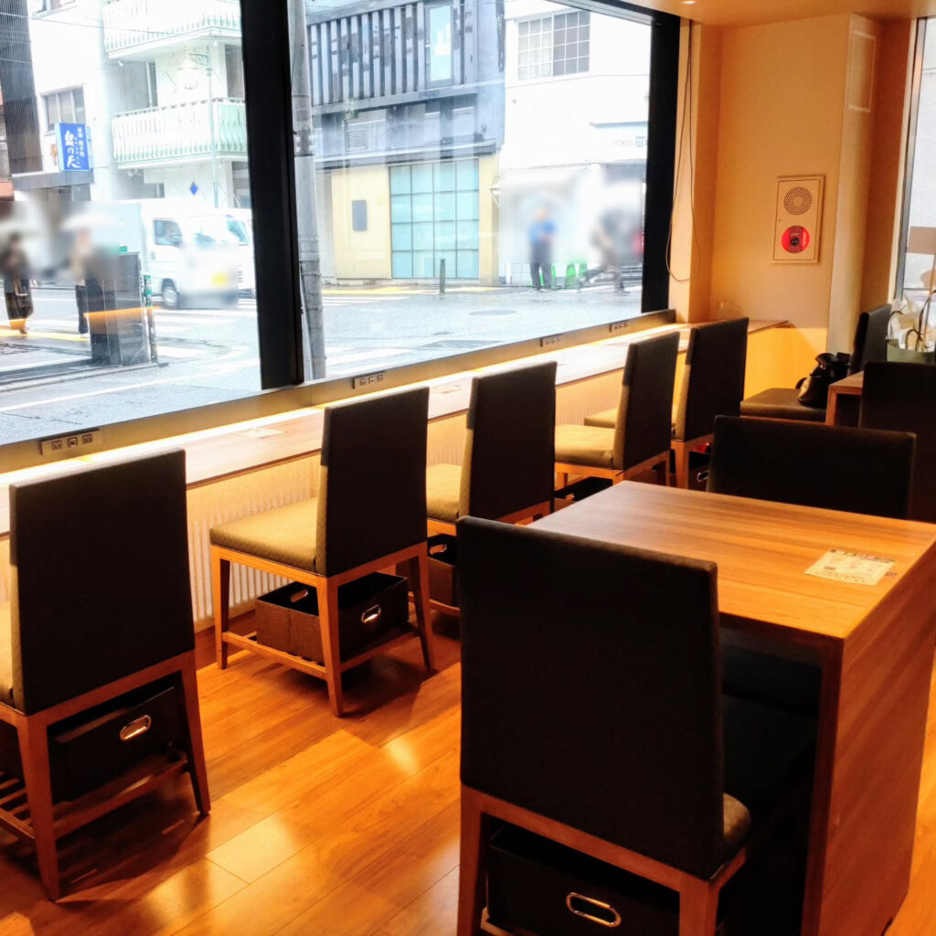 上田珈琲 京都祇園店の店内