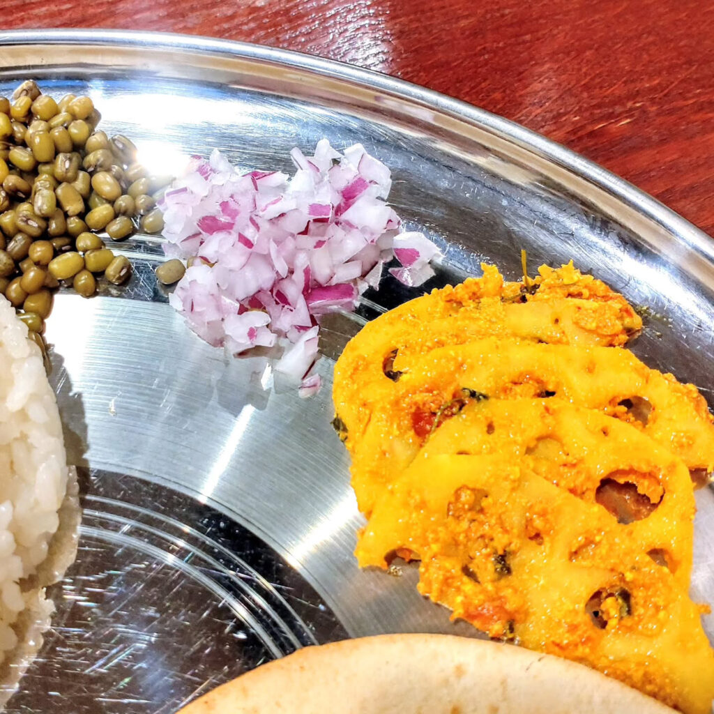 寺町大丈夫のカレーの副菜