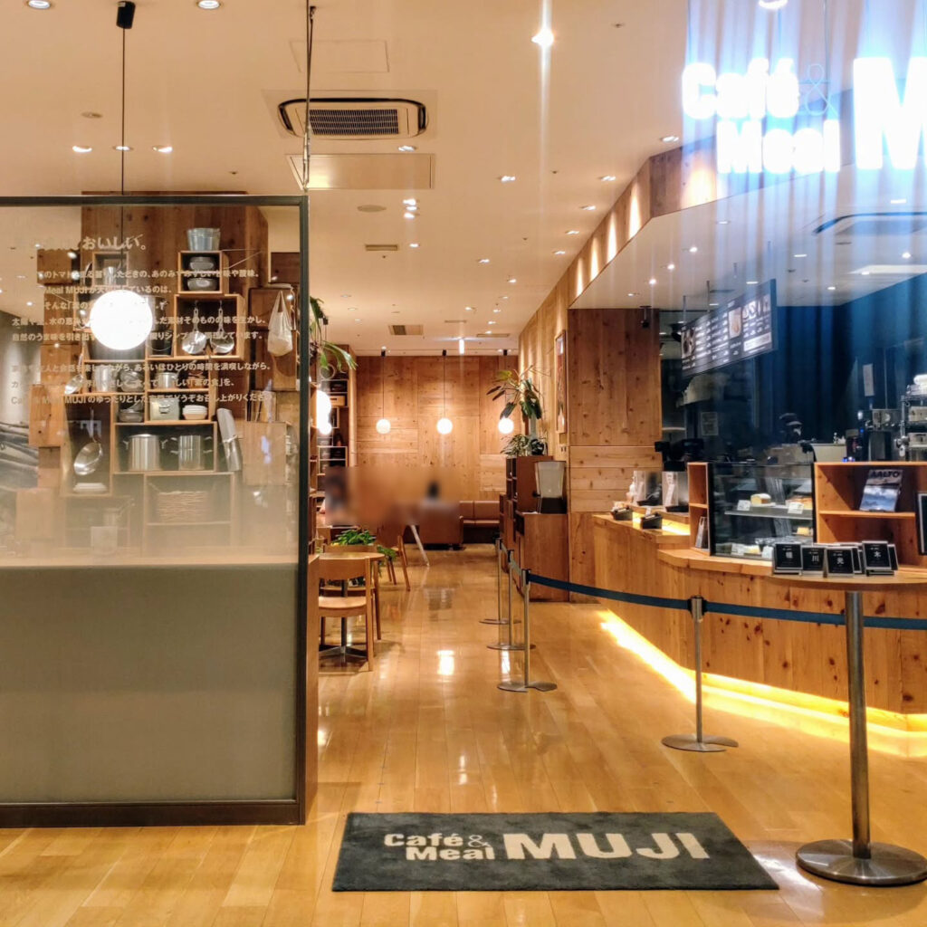 カフェ＆ミール MUJI 京都BALの店内