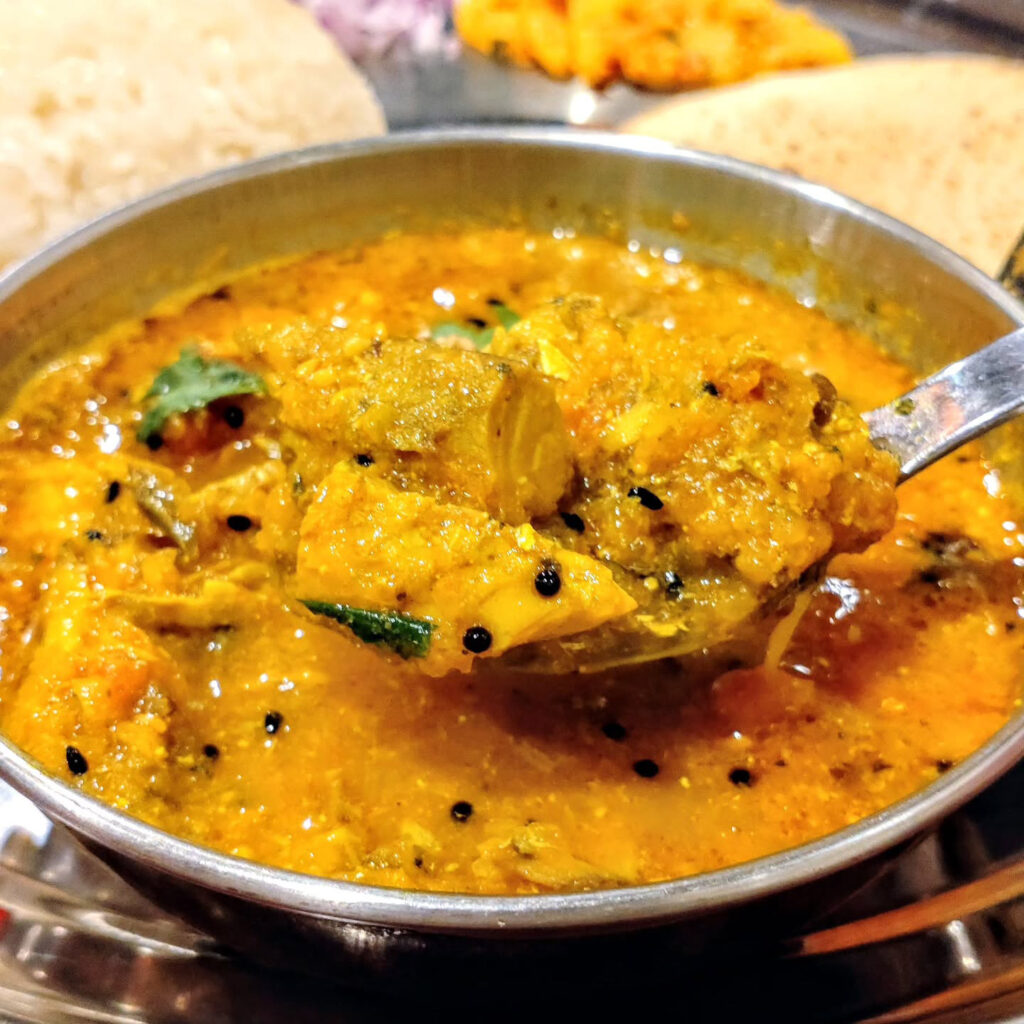 寺町大丈夫の鯖カレー