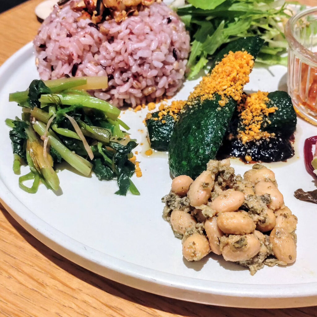 本と野菜 OyOy（おいおい）の旬野菜