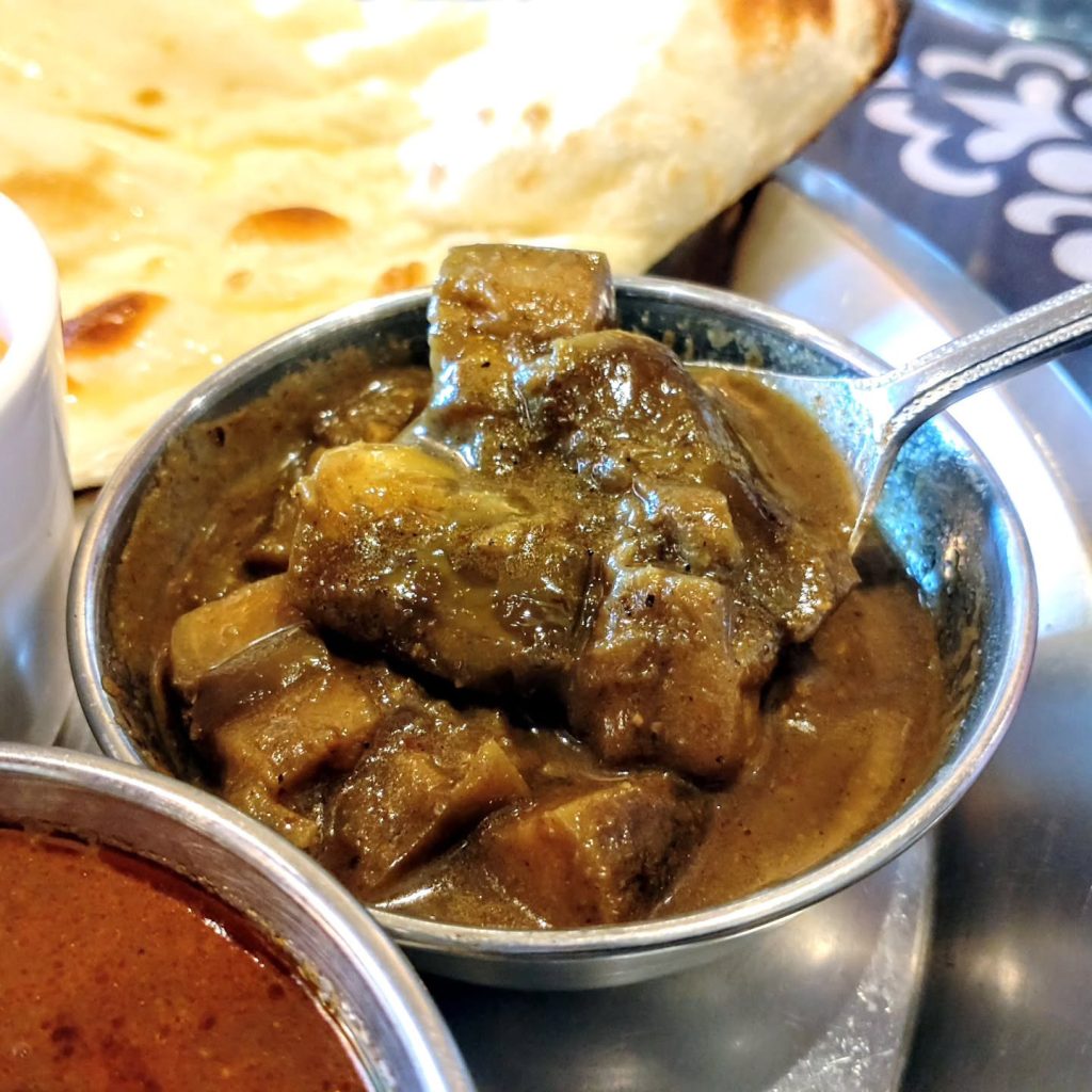 インドレストラン ムガールのナスの黒カレー