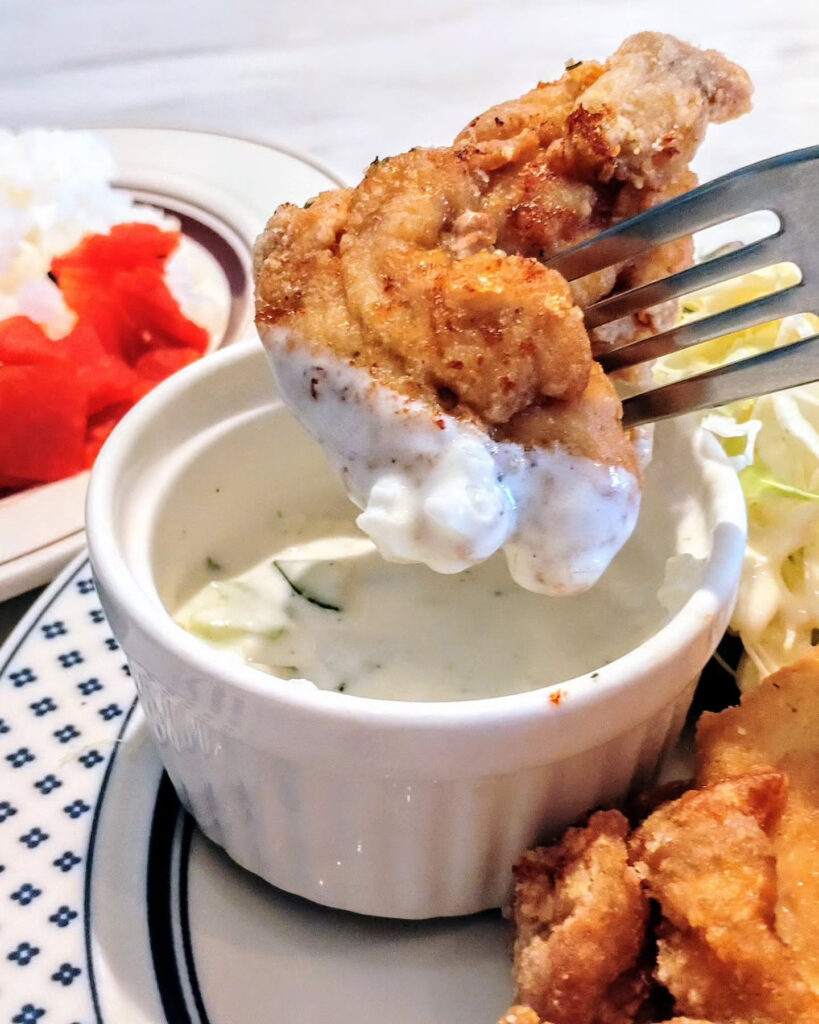 喫茶マドラグ 藤井大丸店の唐揚げとヨーグルトソース