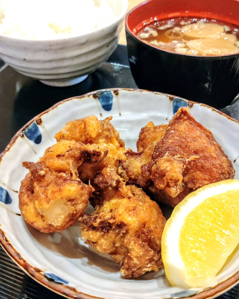 ぎょうざ処 亮昌 新風館の唐揚げ