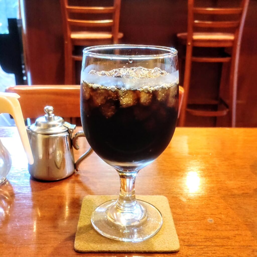 カフェ アルザのアイスコーヒー