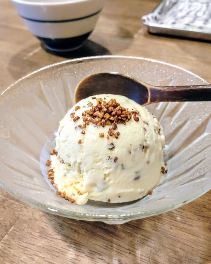 手打ちそば 花もものそば茶アイスクリーム