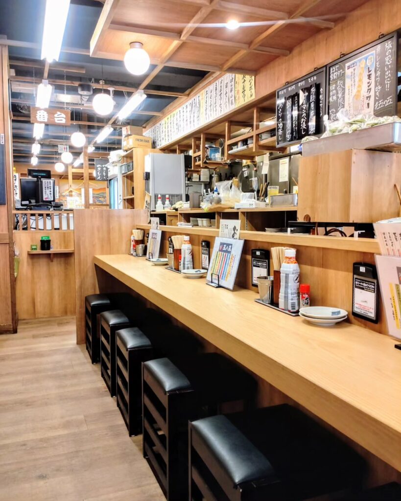 五の五 河原町三条店の店内のカウンター席