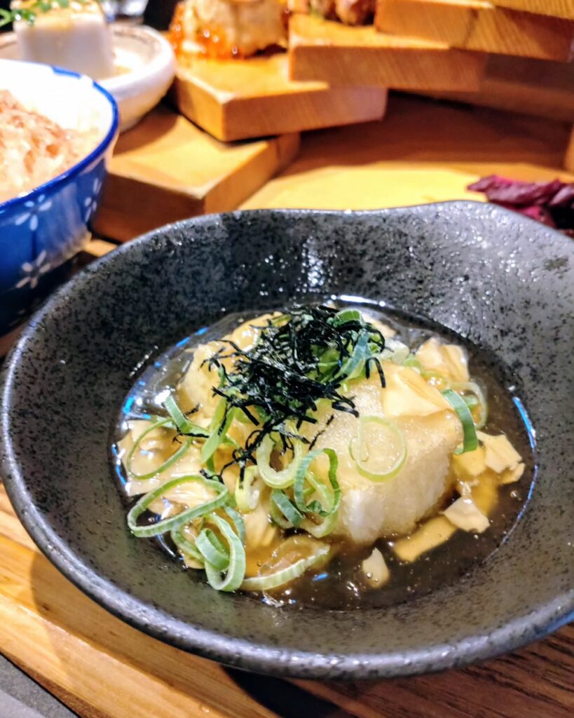 農家野菜 ふたご家 京都先斗町店の京豆腐の湯葉あんかけ