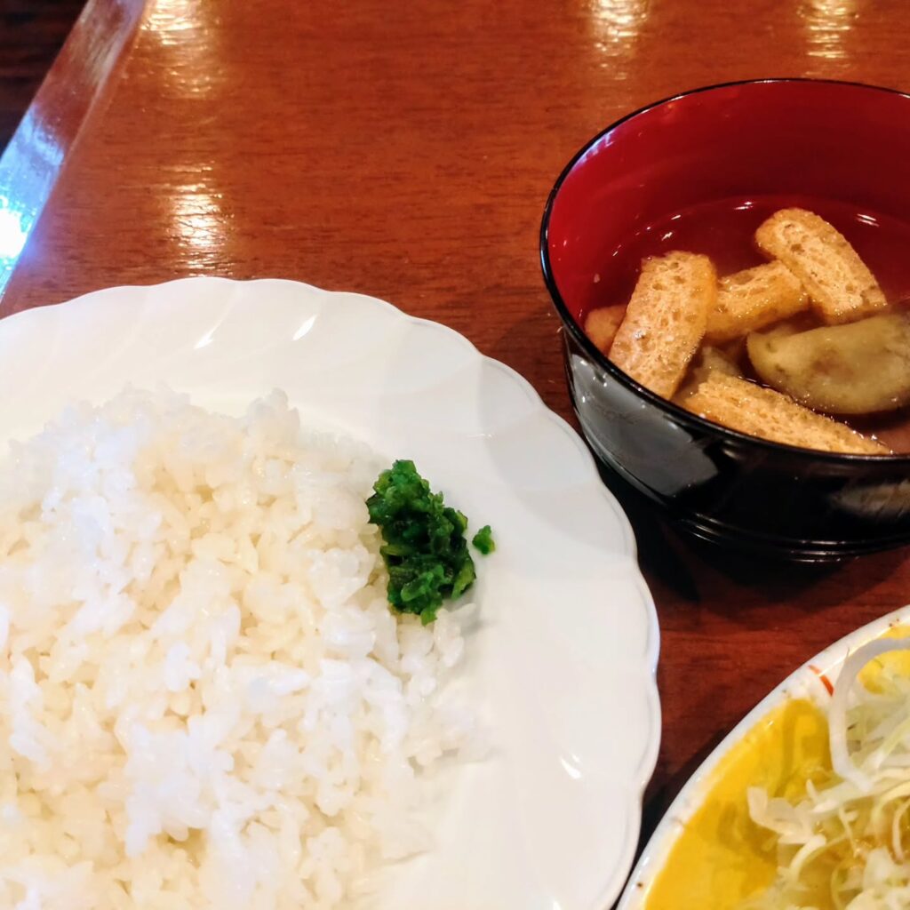 カフェ アルザのごはんと味噌汁