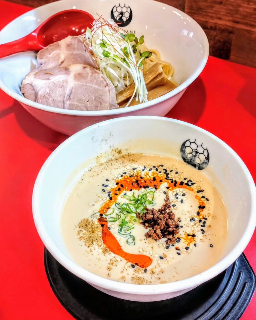 京つけめん つるかめ 六角の特製ラー油の入ったスープ