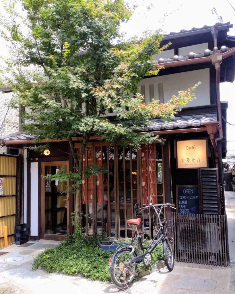 カフェ 火裏蓮花のお店の外観