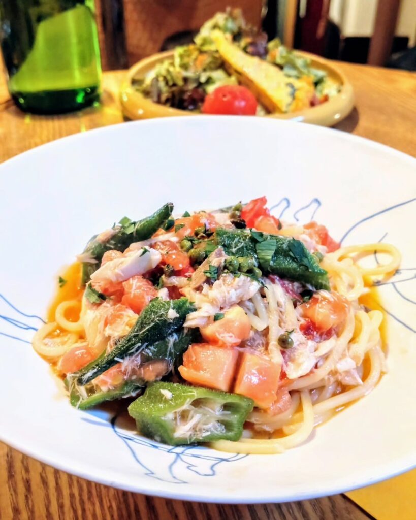 IL LAGO（イル ラーゴ）の鯖とオクラとフレッシュトマトのパスタ
