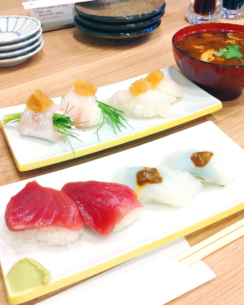 ニューすしセンター 木屋町 すし上マグロなどわさびは横添え