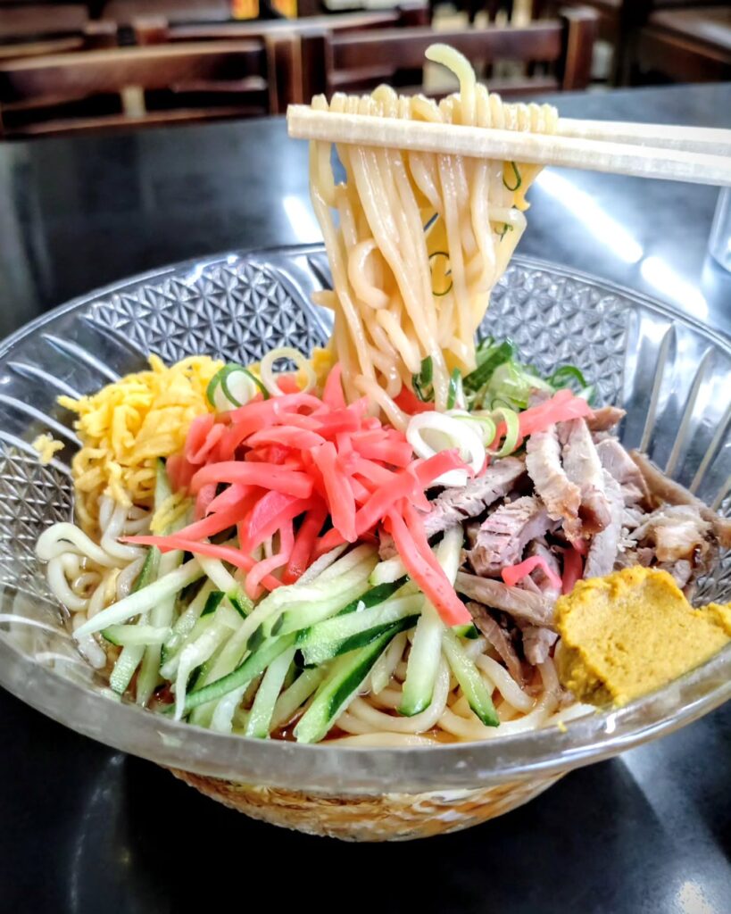 山の家の冷麺の細麺