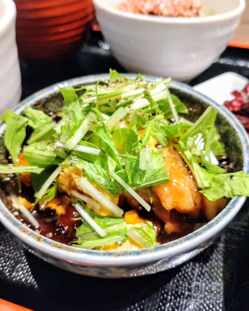 和食堂 SUGIZEN（スギゼン）の鶏の照り焼き