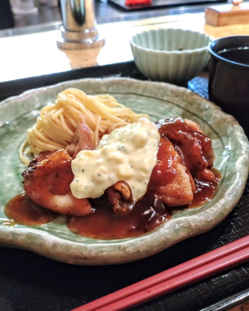 肉専科 はふう 本店の日替わりランチのチキン南蛮